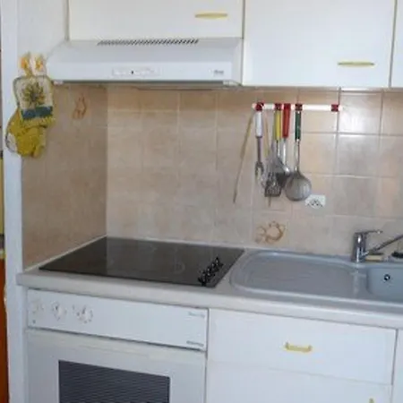 Climatisee 4 Pieces Avec Piscine, Terrasse, Proche Et Commerces - - Fr-1-782-10 *
